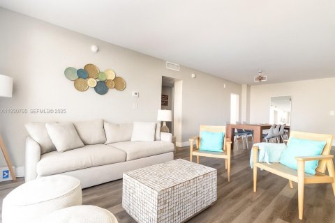 Copropriété à vendre à Hollywood, Floride: 2 chambres, 126.16 m2 № 1989495 - photo 7