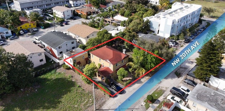 Commercial property in Miami, Florida № 2088901