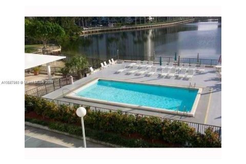 Condo in Aventura, Florida, 1 bedroom  № 1889580 - photo 7