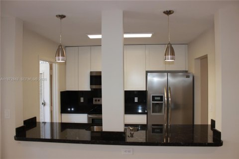 Condominio en alquiler en Hollywood, Florida, 2 dormitorios, 99.41 m2 № 2041732 - foto 4