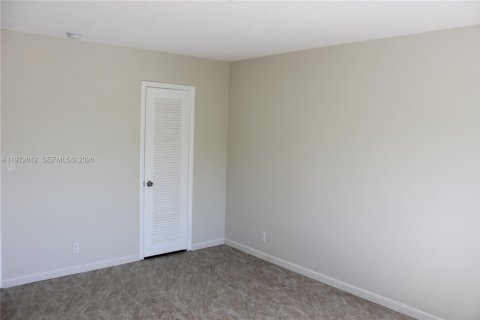 Condominio en alquiler en Hollywood, Florida, 2 dormitorios, 99.41 m2 № 2041732 - foto 6