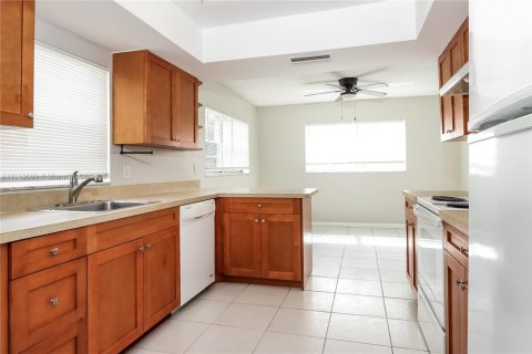 Снять в аренду виллу или дом в Бока-Ратон, Флорида 3 спальни, 166.76м2, № 1974382 - фото 6