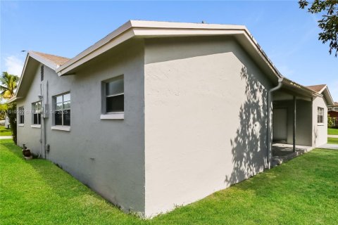 Снять в аренду виллу или дом в Бока-Ратон, Флорида 3 спальни, 166.76м2, № 1974382 - фото 14