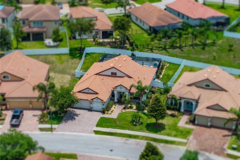 House in Lakeland, Florida 4 bedrooms, 299.24 sq.m. № 1759979 - photo 7