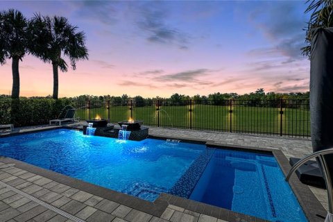 House in Four Corners, Florida 6 bedrooms, 426.24 sq.m. № 1632286 - photo 3