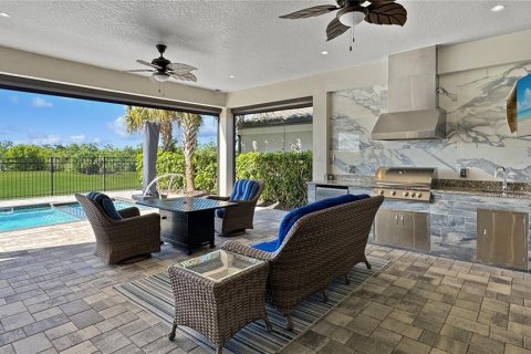 House in Four Corners, Florida 6 bedrooms, 426.24 sq.m. № 1632286 - photo 14