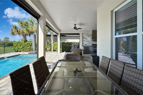 House in Four Corners, Florida 6 bedrooms, 426.24 sq.m. № 1632286 - photo 12
