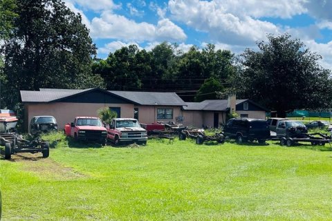 Commercial property in Ocala, Florida 179.39 sq.m. № 2377855 - photo 5