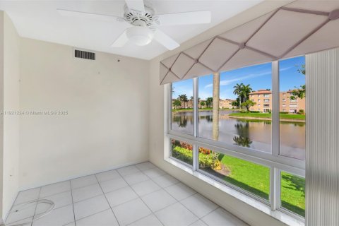 Condominio en venta en Boynton Beach, Florida, 3 dormitorios, 166.76 m2 № 1975785 - foto 11
