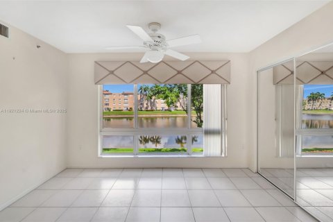 Condominio en venta en Boynton Beach, Florida, 3 dormitorios, 166.76 m2 № 1975785 - foto 10