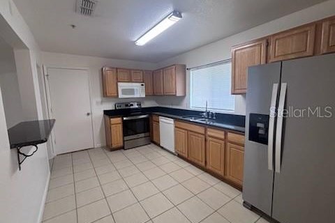 House in Orlando, Florida 3 bedrooms, 132.94 sq.m. № 1915157 - photo 6