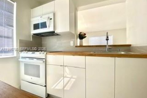 Apartment in Hollywood, Florida 1 bedroom, 53.51 sq.m. № 2060479 - photo 3