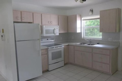 Commercial property in Sarasota, Florida 4 bedrooms, 182.83 sq.m. № 2238003 - photo 4