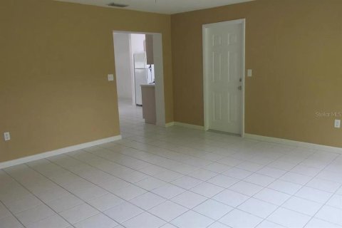 Commercial property in Sarasota, Florida 4 bedrooms, 182.83 sq.m. № 2238003 - photo 2