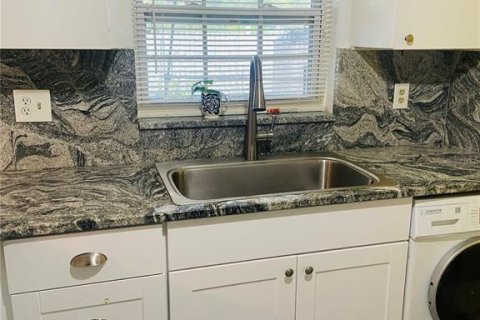 Duplex à vendre à Seffner, Floride: 3 chambres, 144 m2 № 2401190 - photo 12