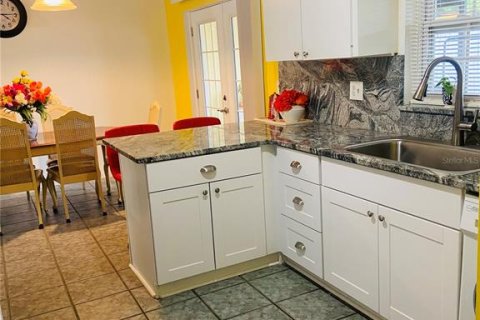 Duplex à vendre à Seffner, Floride: 3 chambres, 144 m2 № 2401190 - photo 10