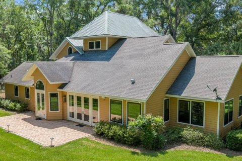 House in High Springs, Florida 4 bedrooms, 306.39 sq.m. № 2347064 - photo 5