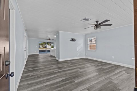 House in Hudson, Florida 2 bedrooms, 114.64 sq.m. № 1778489 - photo 10