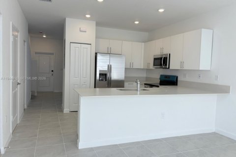 Touwnhouse à louer à Homestead, Floride: 3 chambres, 131.36 m2 № 2000662 - photo 5