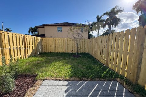 Touwnhouse à louer à Homestead, Floride: 3 chambres, 131.36 m2 № 2000662 - photo 10