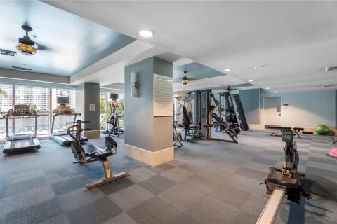 Condominio en venta en Hallandale Beach, Florida, 2 dormitorios, 121.33 m2 № 2032631 - foto 22