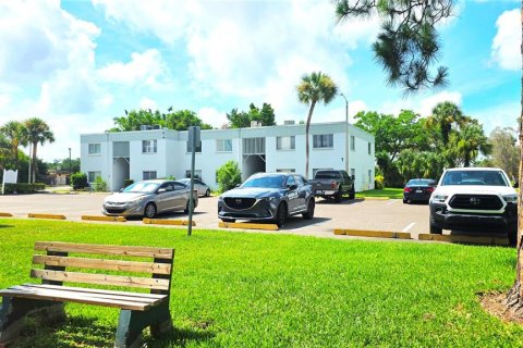 Condo à Clearwater, Floride, 2 chambres  № 2150954