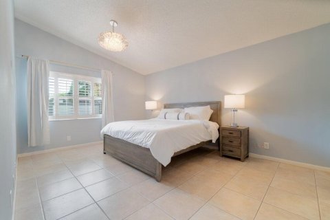 House in Wellington, Florida 2 bedrooms, 114.36 sq.m. № 2082067 - photo 10