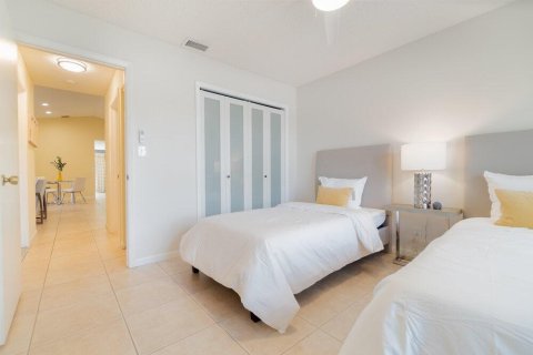 House in Wellington, Florida 2 bedrooms, 114.36 sq.m. № 2082067 - photo 8