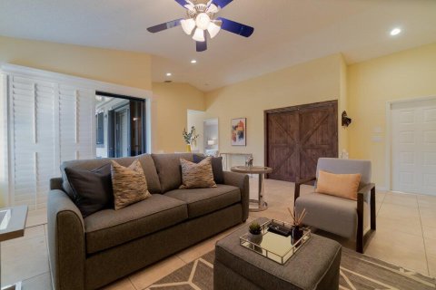 House in Wellington, Florida 2 bedrooms, 114.36 sq.m. № 2082067 - photo 3