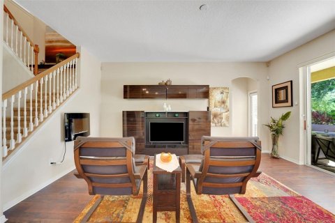 House in Sorrento, Florida 4 bedrooms, 246.75 sq.m. № 1757342 - photo 15