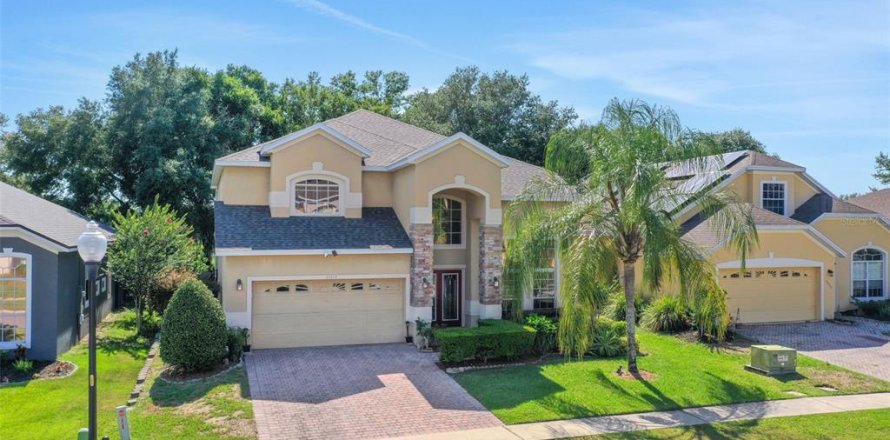 House in Sorrento, Florida 4 bedrooms, 246.75 sq.m. № 1757342