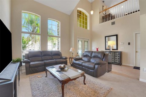 House in Sorrento, Florida 4 bedrooms, 246.75 sq.m. № 1757342 - photo 7
