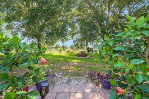 House in Sorrento, Florida 4 bedrooms, 246.75 sq.m. № 1757342 - photo 28