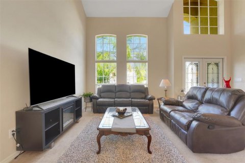 House in Sorrento, Florida 4 bedrooms, 246.75 sq.m. № 1757342 - photo 6