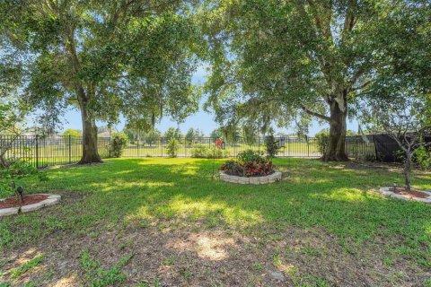 House in Sorrento, Florida 4 bedrooms, 246.75 sq.m. № 1757342 - photo 29