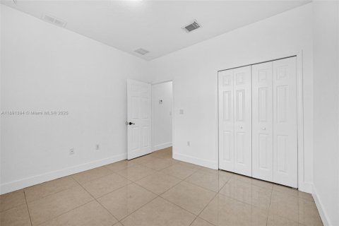 Villa ou maison à louer à Miami, Floride: 4 chambres, 263.01 m2 № 1945655 - photo 30