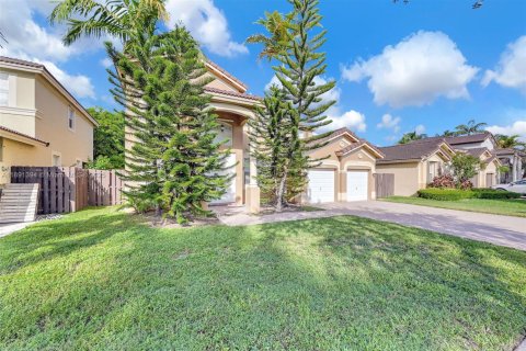 Villa ou maison à louer à Miami, Floride: 4 chambres, 263.01 m2 № 1945655 - photo 6