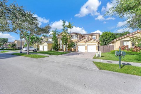 Villa ou maison à louer à Miami, Floride: 4 chambres, 263.01 m2 № 1945655 - photo 3