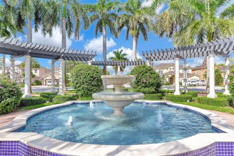 Villa ou maison à louer à Miami, Floride: 4 chambres, 263.01 m2 № 1945655 - photo 1