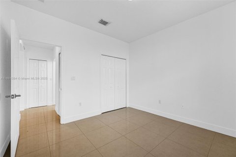 Villa ou maison à louer à Miami, Floride: 4 chambres, 263.01 m2 № 1945655 - photo 28