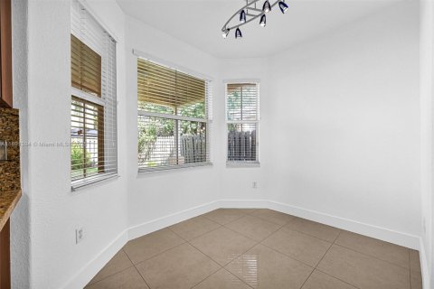 Villa ou maison à louer à Miami, Floride: 4 chambres, 263.01 m2 № 1945655 - photo 23