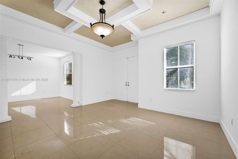 Villa ou maison à louer à Miami, Floride: 4 chambres, 263.01 m2 № 1945655 - photo 11