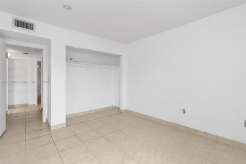 Copropriété à vendre à Pinecrest, Floride: 2 chambres, 98.1 m2 № 1951865 - photo 17