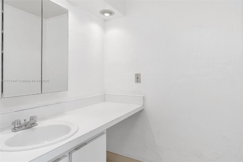 Copropriété à vendre à Pinecrest, Floride: 2 chambres, 98.1 m2 № 1951865 - photo 11