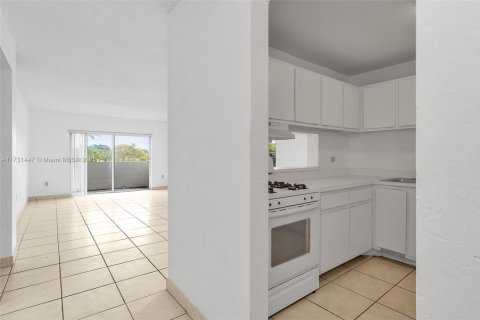Copropriété à vendre à Pinecrest, Floride: 2 chambres, 98.1 m2 № 1951865 - photo 2