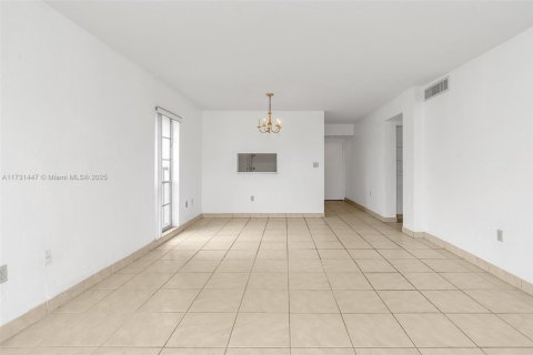 Copropriété à vendre à Pinecrest, Floride: 2 chambres, 98.1 m2 № 1951865 - photo 7