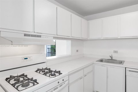 Copropriété à vendre à Pinecrest, Floride: 2 chambres, 98.1 m2 № 1951865 - photo 4