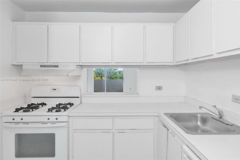 Copropriété à vendre à Pinecrest, Floride: 2 chambres, 98.1 m2 № 1951865 - photo 5