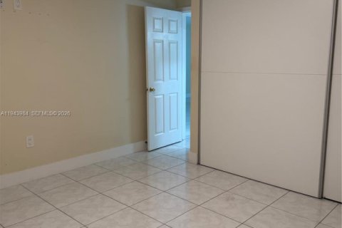 Condominio en venta en Miami, Florida, 1 dormitorio, 61.32 m2 № 2008641 - foto 17