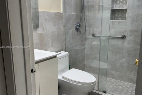 Condominio en venta en Miami, Florida, 1 dormitorio, 61.32 m2 № 2008641 - foto 14